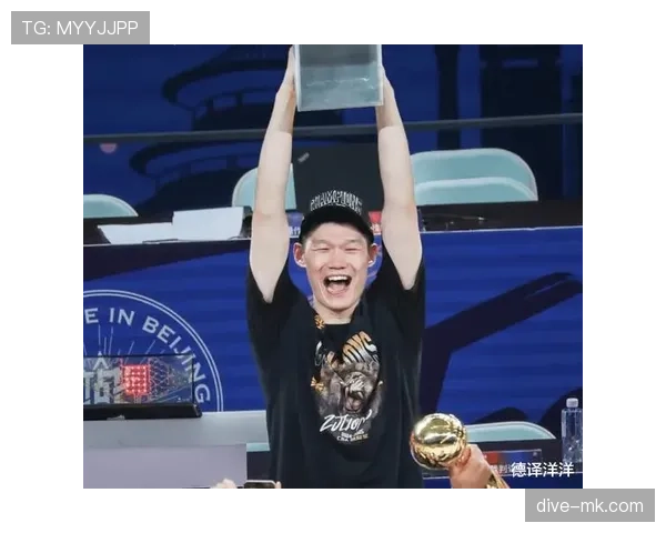 胡金秋家里装修得像电影片场，球场上那个笑容完全是演出来的吧？